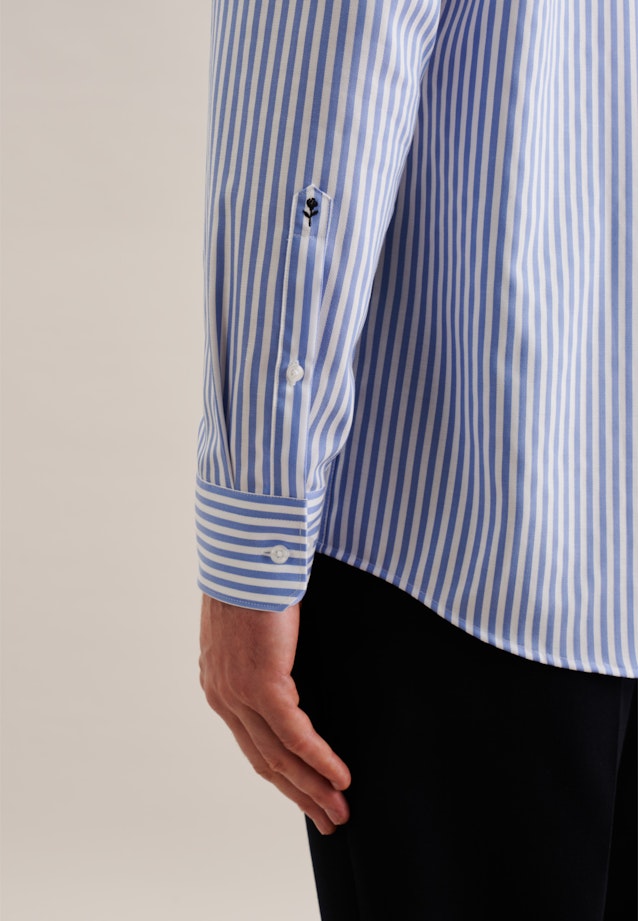 Non-iron Structure Business shirt in Regular with Kent-Collar in Light Blue |  Seidensticker Onlineshop