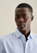 Shaped Business Hemd Gestreift in Mittelblau |  Seidensticker Onlineshop