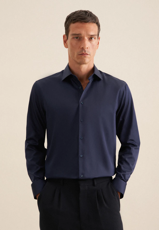 Regular Chemise d'affaires Uni dans Bleu Foncé | Boutique en ligne Seidensticker