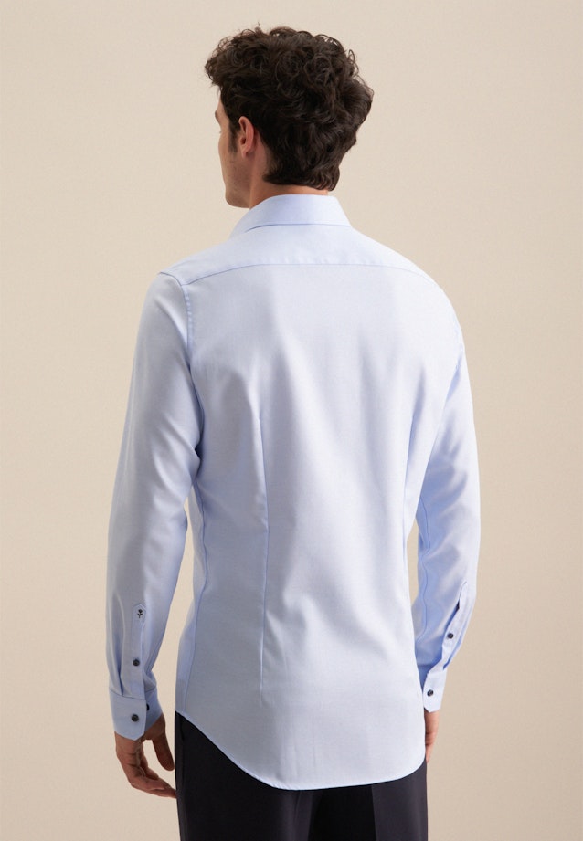 Non-iron Twill Business Shirt in Slim with Kent-Collar and extra long sleeve in Light Blue |  Seidensticker Onlineshop