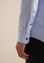 Non-iron Twill Business Shirt in Slim with Kent-Collar and extra long sleeve in Light Blue |  Seidensticker Onlineshop