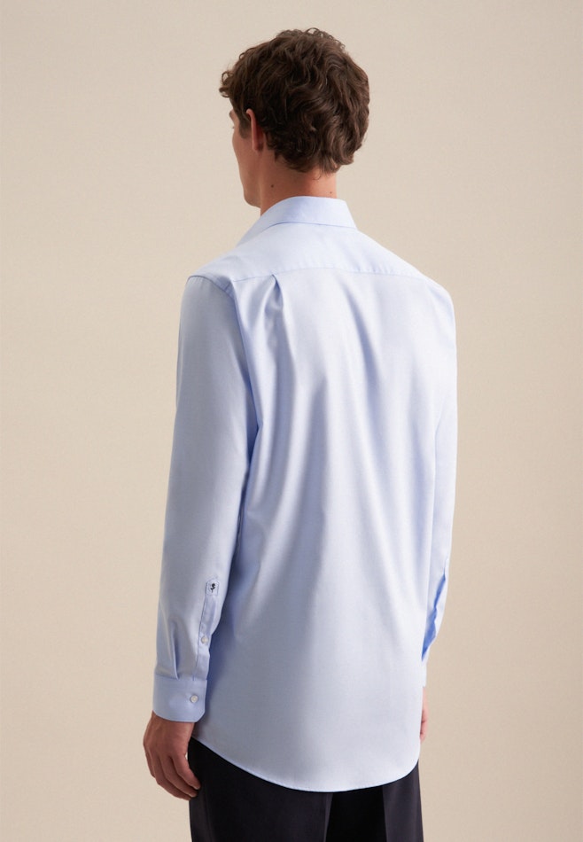 Non-iron Twill Business Shirt in Regular with Kent-Collar and extra long sleeve in Hellblau | Seidensticker online shop