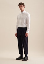 Non-iron Twill Business Shirt in Slim with Kent-Collar and extra long sleeve in White |  Seidensticker Onlineshop