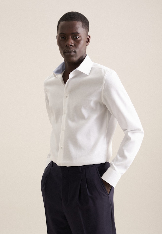 Non-iron Structure Business Shirt in Shaped with Kent-Collar and extra long sleeve in White | Seidensticker online shop