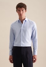 Easy-iron Satin Business Shirt in Shaped with Kent-Collar in Light Blue |  Seidensticker Onlineshop