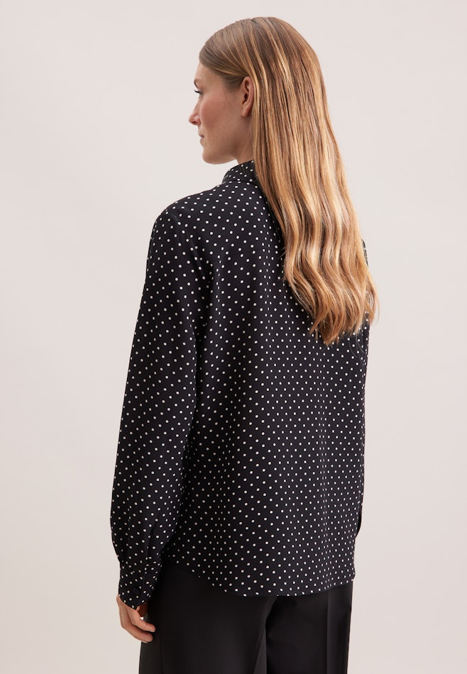 Hemdbluse aus Viskose mit abnehmbarer Schluppe in Black | Seidensticker online shop