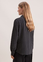 Hemdbluse aus Viskose mit abnehmbarer Schluppe in Schwarz |  Seidensticker Onlineshop