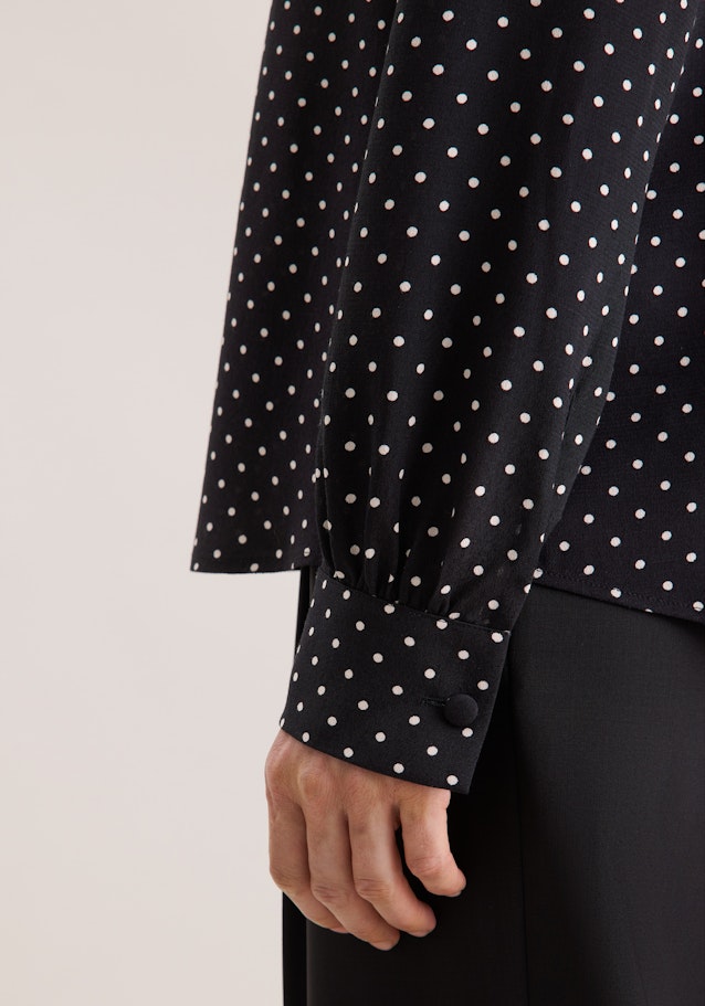 Hemdbluse aus Viskose mit abnehmbarer Schluppe in Schwarz | Seidensticker Onlineshop