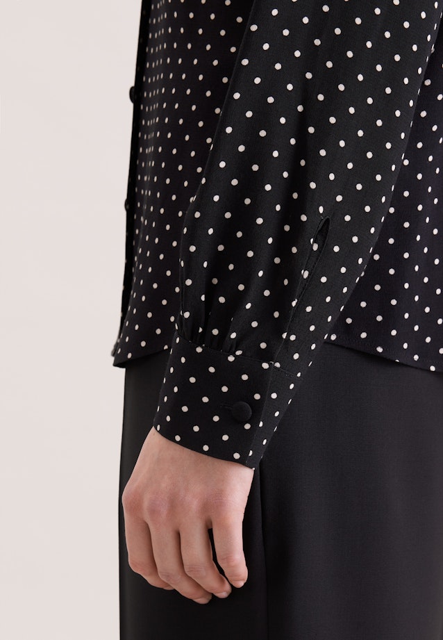 Hemdbluse aus Viskose mit abnehmbarer Schluppe in Schwarz |  Seidensticker Onlineshop