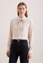 Hemdbluse aus Viskose mit abnehmbarer Schluppe in Ecru |  Seidensticker Onlineshop