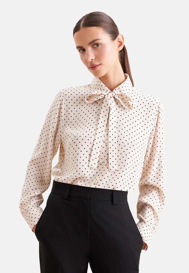 Hemdbluse aus Viskose mit abnehmbarer Schluppe in Beige | Seidensticker Onlineshop