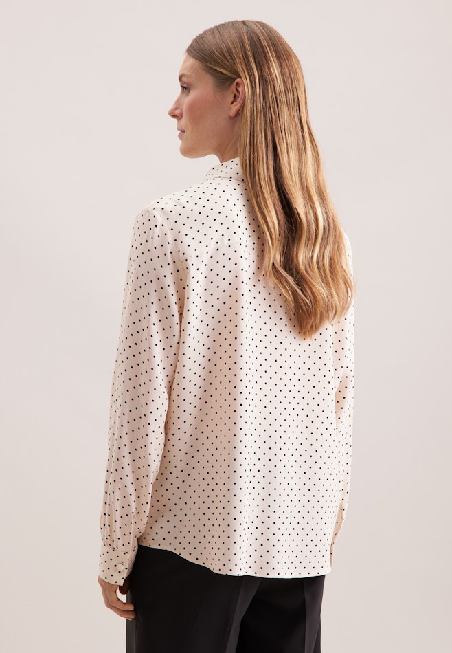 Hemdbluse aus Viskose mit abnehmbarer Schluppe in Weiß | Seidensticker Onlineshop