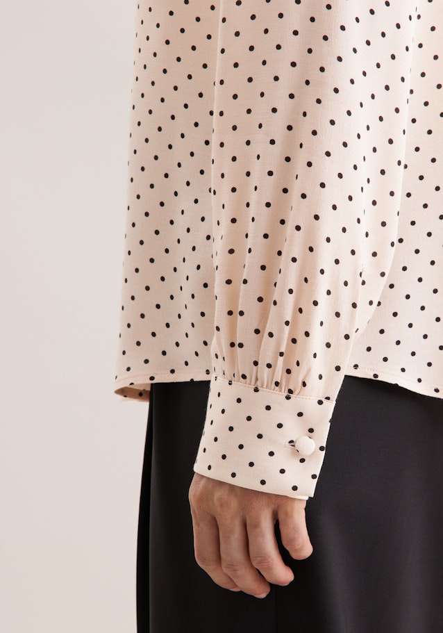 Hemdbluse aus Viskose mit abnehmbarer Schluppe in Weiß | Seidensticker Onlineshop