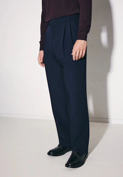 Wide-Leg Chino mit Bundfalten und adjustable waist in Dunkelblau |  Seidensticker Onlineshop