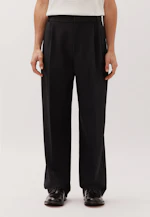 Wide-Leg Chino mit Bundfalten und adjustable waist in Noir |  Seidensticker Onlineshop