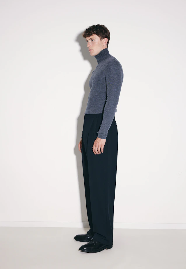 Wide-Leg Chino mit Bundfalten und adjustable waist in Schwarz |  Seidensticker Onlineshop
