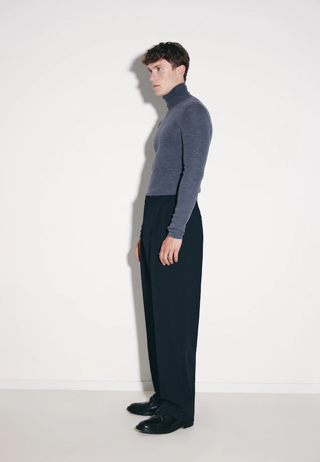 Wide-Leg Chino mit Bundfalten und adjustable waist in Schwarz |  Seidensticker Onlineshop