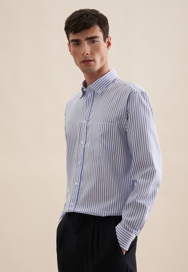 Non-iron Herringbone pattern Business Shirt in Regular with Button-Down-Collar in Light Blue |  Seidensticker Onlineshop