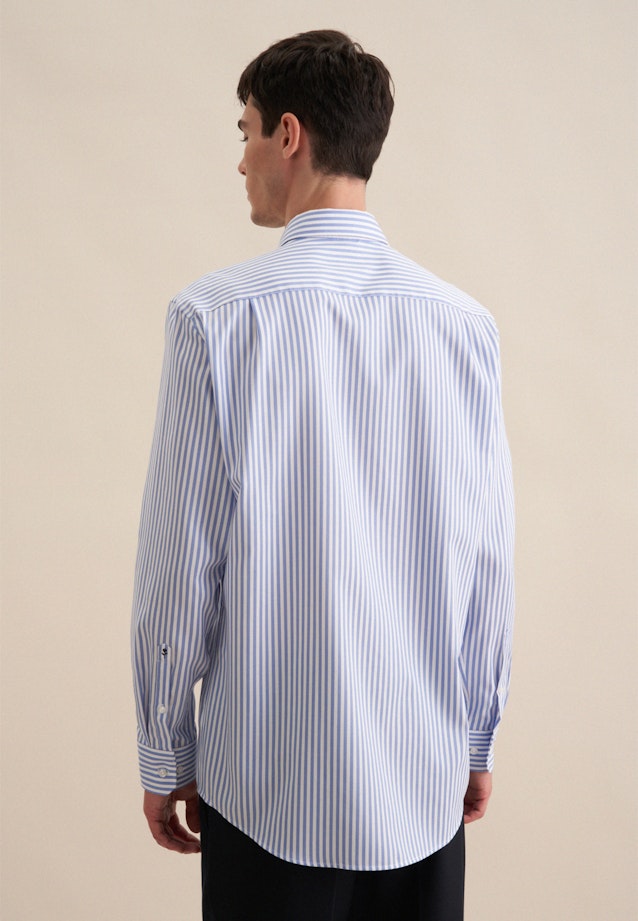 Non-iron Herringbone pattern Business Shirt in Regular with Button-Down-Collar in Light Blue |  Seidensticker Onlineshop