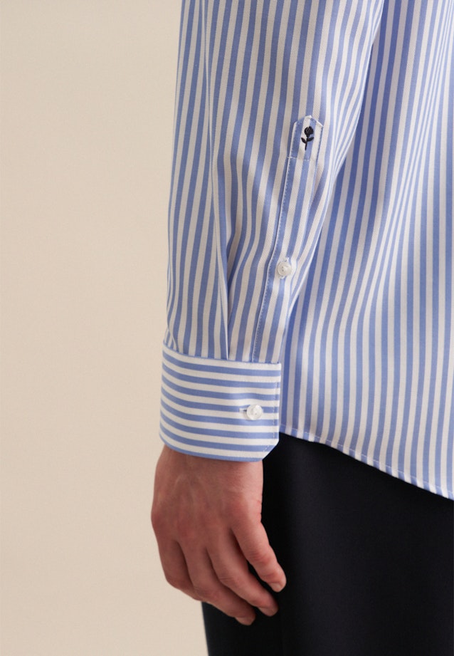 Non-iron Herringbone pattern Business Shirt in Regular with Button-Down-Collar in Light Blue |  Seidensticker Onlineshop