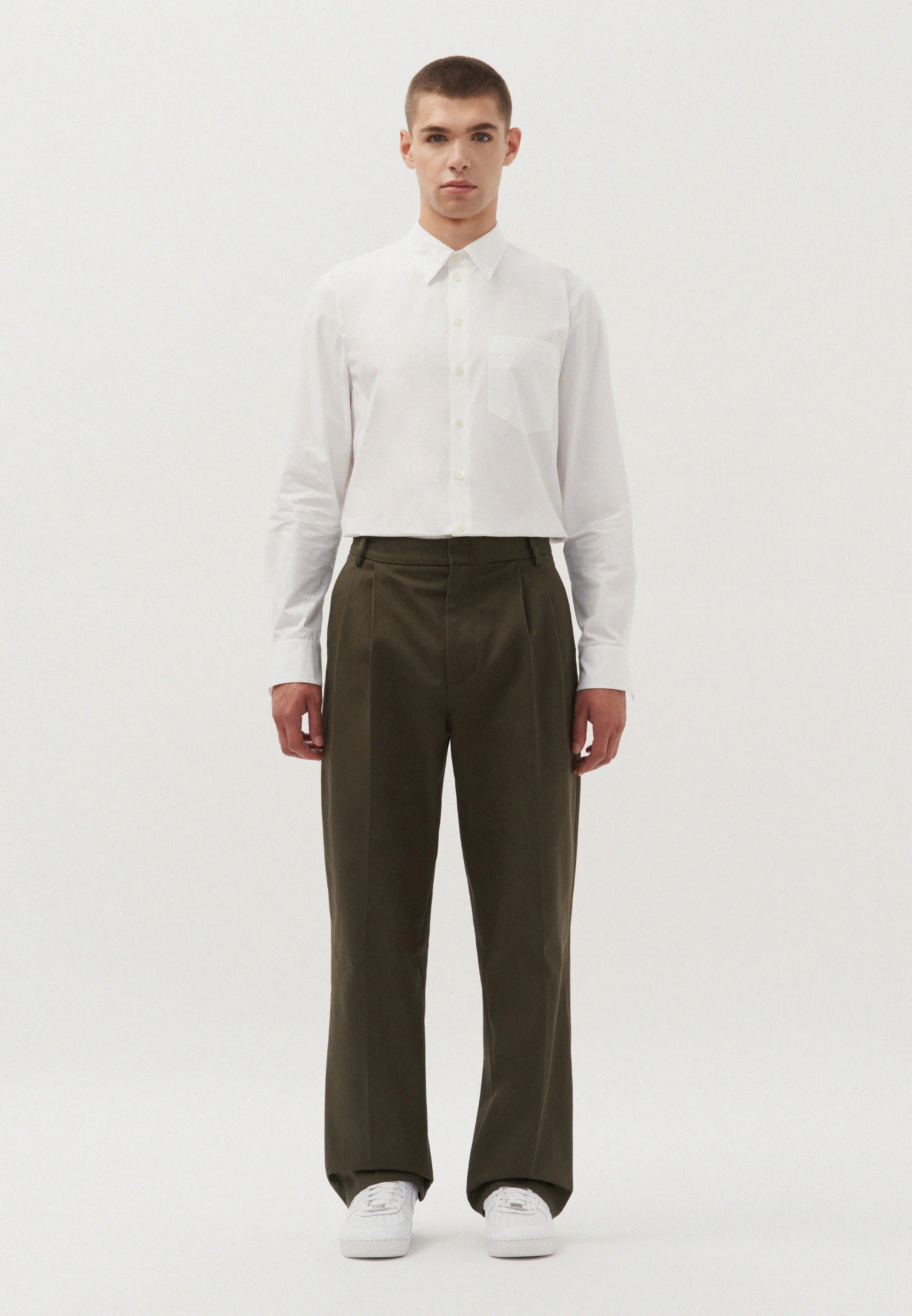 Oversized Bundfaltenhose Uni Grün L