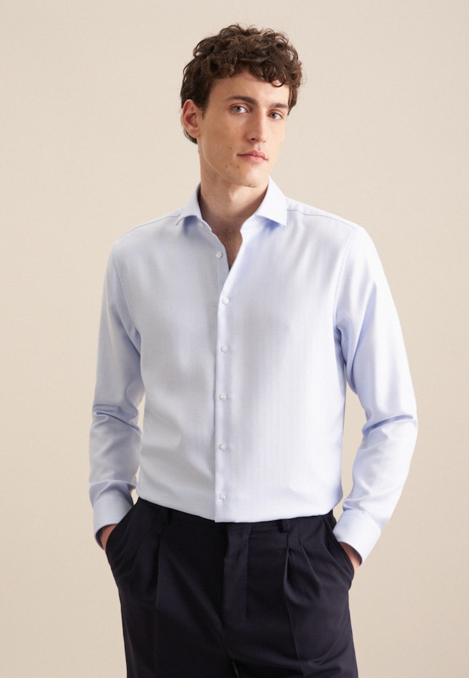 Non-iron Herringbone pattern Business Shirt in Regular with Kent-Collar in Light Blue | Seidensticker online shop