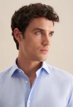 Shaped Chemise d'affaires Uni in Bleu Clair |  Seidensticker Onlineshop