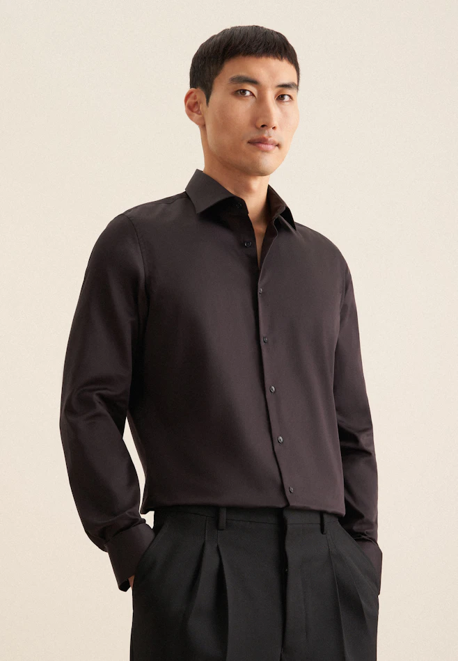 Shaped Chemise d'affaires Uni dans Noir | Boutique en ligne Seidensticker