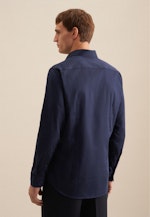 Easy-iron Satin Business Shirt in Shaped with Kent-Collar in Dark Blue |  Seidensticker Onlineshop