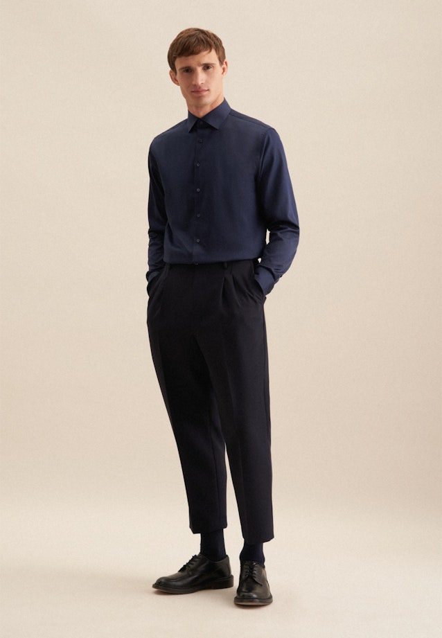 Easy-iron Satin Business Shirt in Shaped with Kent-Collar in Dark Blue |  Seidensticker Onlineshop