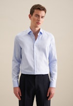 Easy-iron Satin Business Shirt in Shaped with Kent-Collar in Light Blue |  Seidensticker Onlineshop