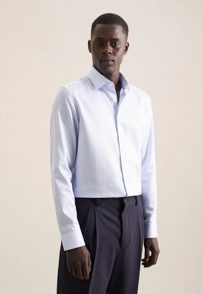 Shaped Chemise d'affaires Rayures in Bleu Moyen |  Seidensticker Onlineshop