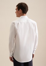 Non-iron Twill Business Shirt in Regular with Kent-Collar and extra long sleeve in White |  Seidensticker Onlineshop