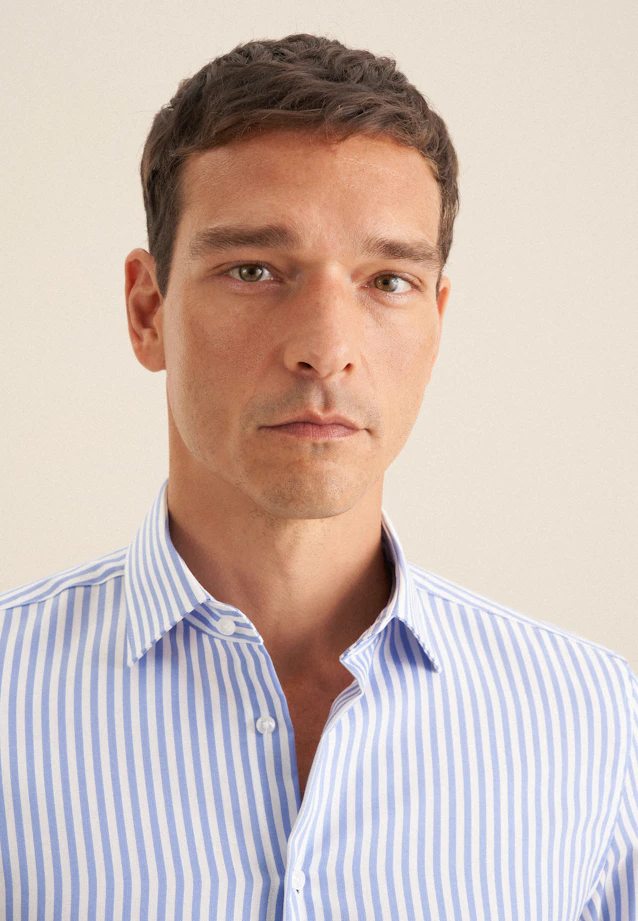 Shaped Chemise d'affaires Rayures in Bleu Moyen |  Seidensticker Onlineshop