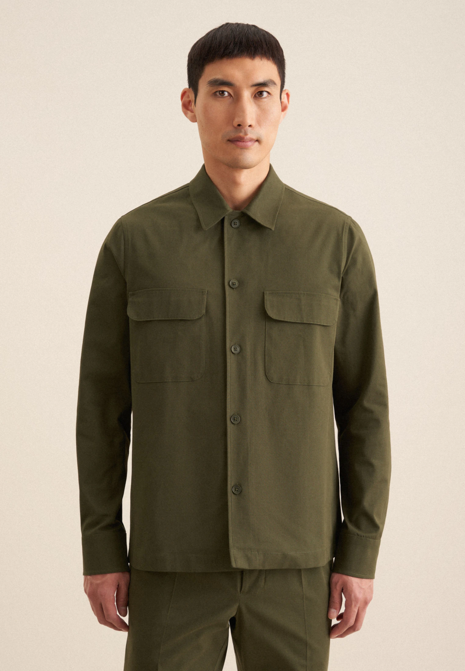 Regular Overshirt Uni Grün