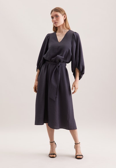 Blusenkleid mit Taillengürtel aus strukturierter Viskose in Grey |  Seidensticker Onlineshop