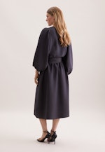 Blusenkleid mit Taillengürtel aus strukturierter Viskose in Grau |  Seidensticker Onlineshop
