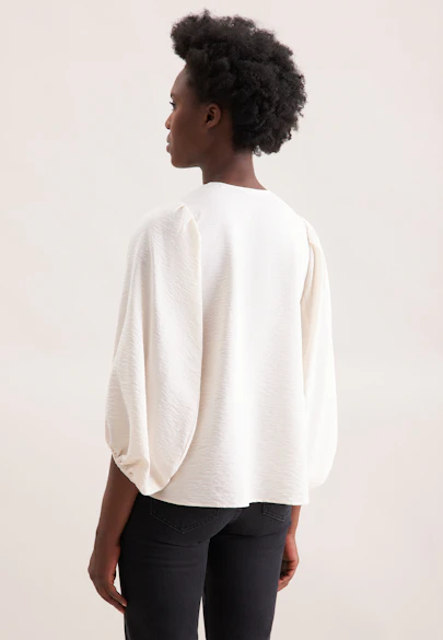 Blouse shirt with volume sleeves made of textured viscose in Ecru |  Seidensticker Onlineshop