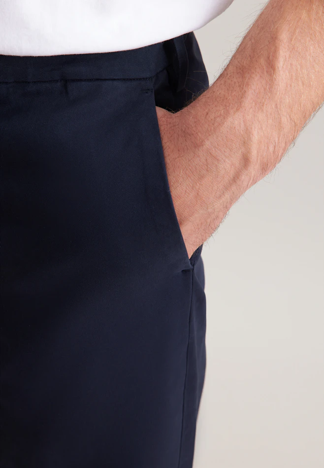 Regular Chino Uni dans Bleu Foncé | Boutique en ligne Seidensticker