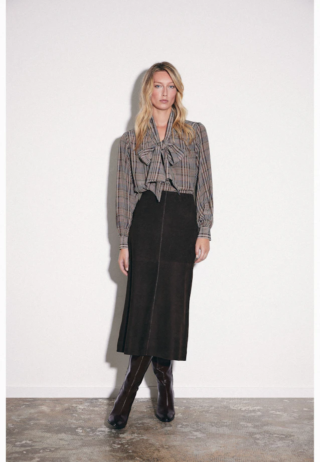 Suede skirt with dividing seams in midi length in Braun |  Seidensticker Onlineshop