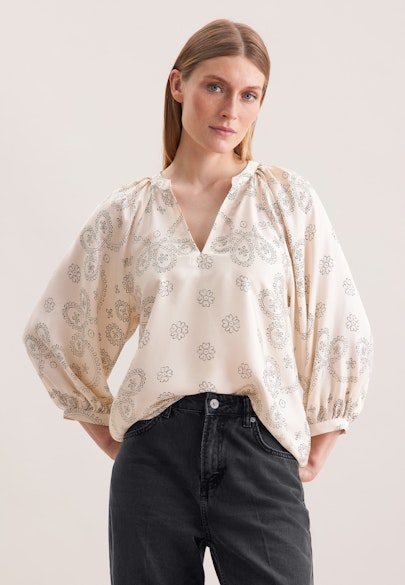 Shirtbluse mit Bandana- Print aus Viskosesatin in Ecru |  Seidensticker Onlineshop