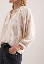 Shirtbluse mit Bandana- Print aus Viskosesatin in Ecru |  Seidensticker Onlineshop