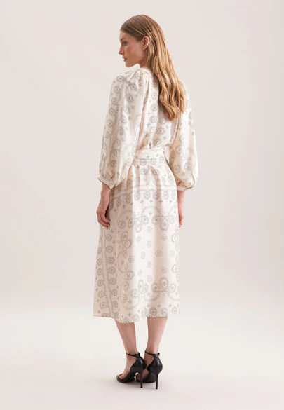Blusenkleid mit Bandana- Print aus Viskosesatin in Ecru |  Seidensticker Onlineshop