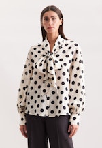 Schluppenbluse in strukturierter Ware mit Tupfenprint in Ecru |  Seidensticker Onlineshop