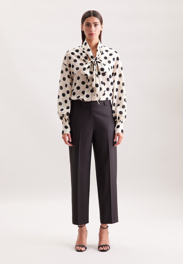 Schluppenbluse in strukturierter Ware mit Tupfenprint in Ecru |  Seidensticker Onlineshop