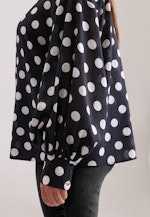 Schluppenbluse in strukturierter Ware mit Tupfenprint in Schwarz |  Seidensticker Onlineshop