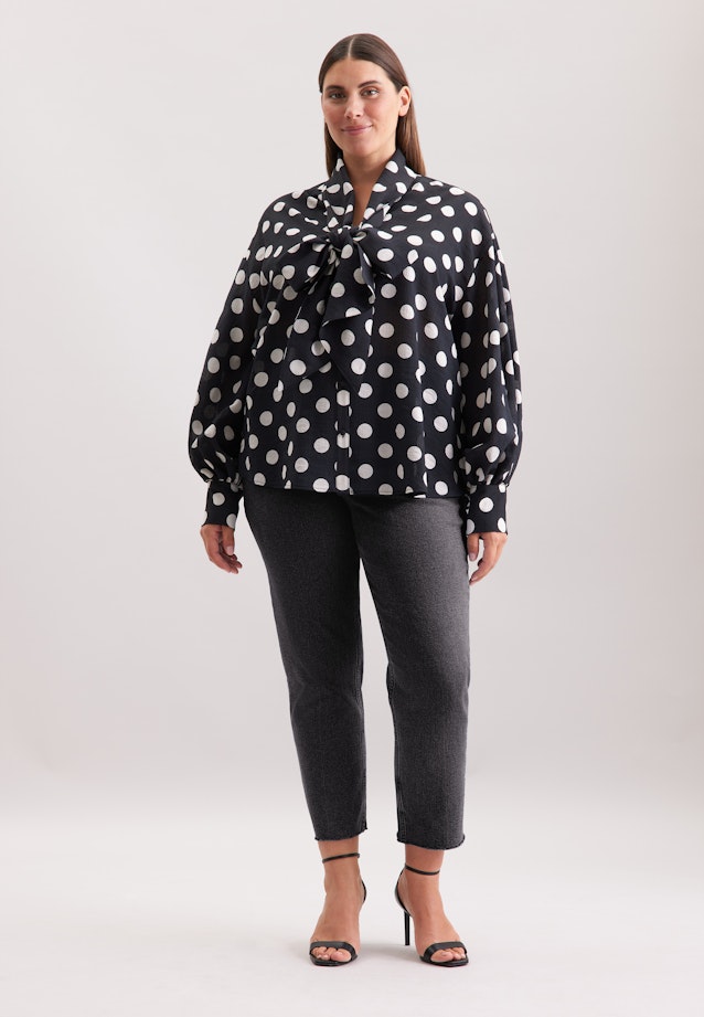 Schluppenbluse in strukturierter Ware mit Tupfenprint in Schwarz |  Seidensticker Onlineshop