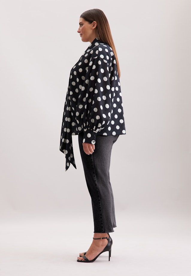 Schluppenbluse in strukturierter Ware mit Tupfenprint in Schwarz |  Seidensticker Onlineshop