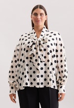 Schluppenbluse in strukturierter Ware mit Tupfenprint in Weiß |  Seidensticker Onlineshop