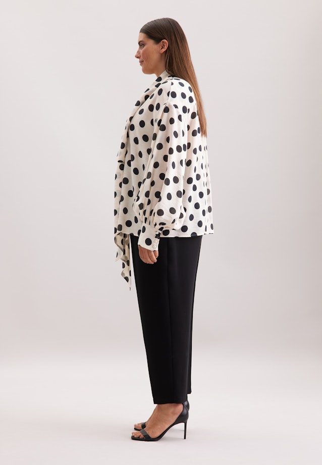 Schluppenbluse in strukturierter Ware mit Tupfenprint in Weiß |  Seidensticker Onlineshop